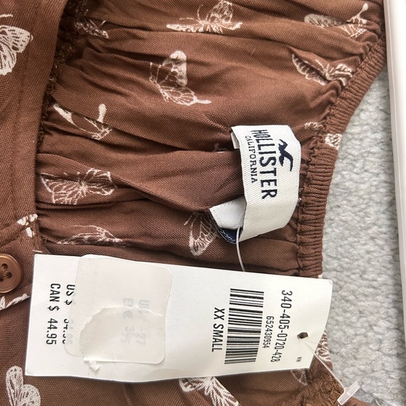 Hollister butterfly blouse - Picture 2 of 4